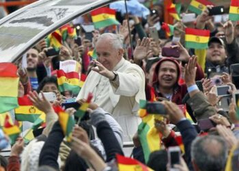 El papa Francisco I en su visita a Bolivia. Foto: EFE.