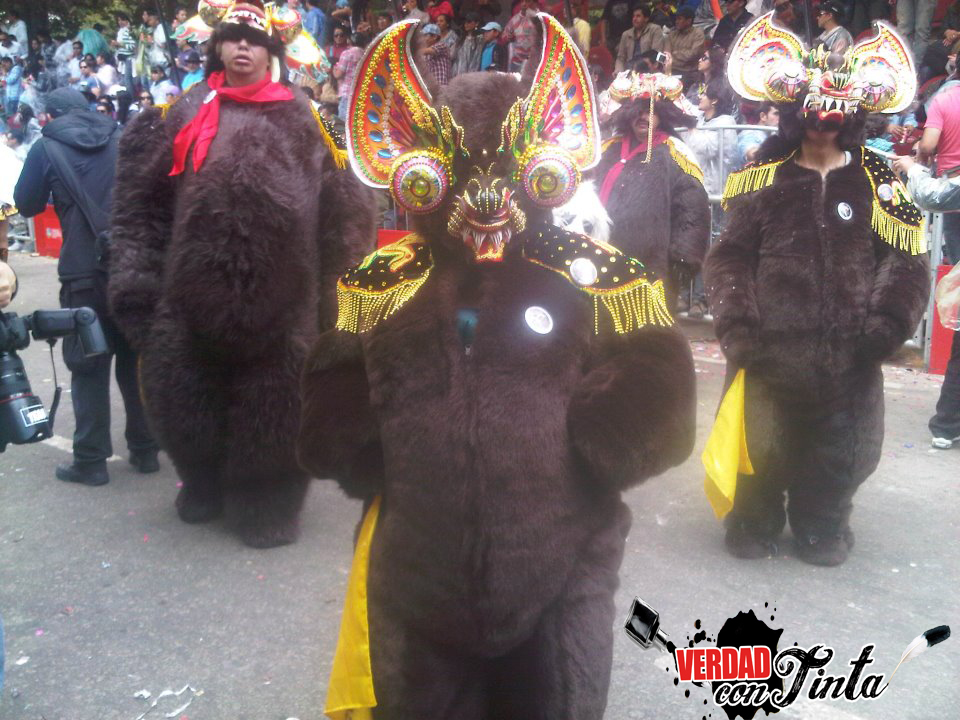 El oso andino no sólo vive en los bosques, sino en las danzas e historias populares del país.